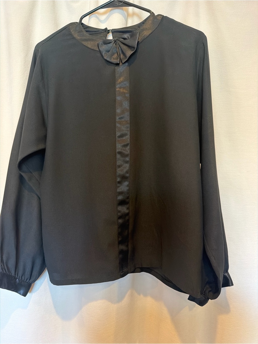 Oscar de la Renta Black Satin-Trim Long Sleeve Blouse